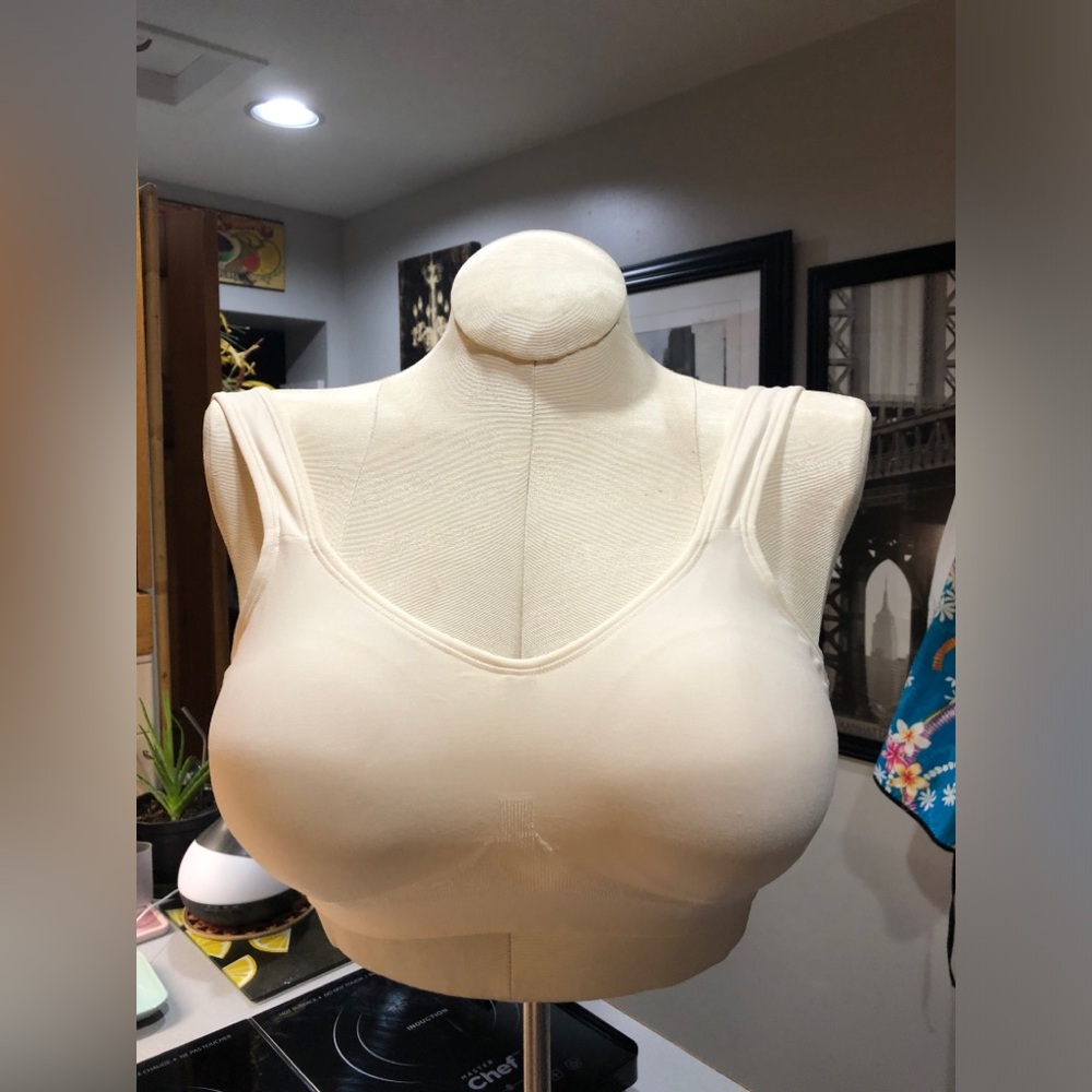 Seamless Comfort Wireless Bralette in Cream
Shapermint truekind
Size M
BNWOT